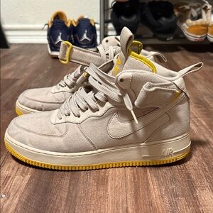 Nike AF1 Mid Desert Sand